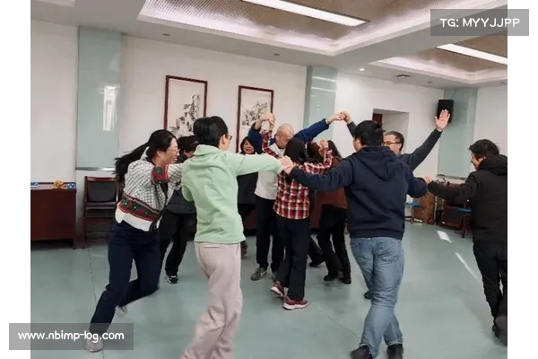 赛场上超越竞争的友谊与共鸣见证团队精神的升华与成长 赛场上超越竞争的友谊与共鸣见证团队精神的升华与成长